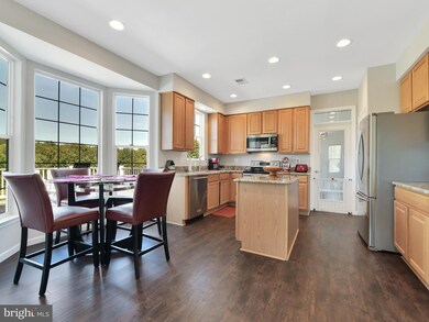 21337 Village Green Cir, Germantown, MD 20876 - photo 4