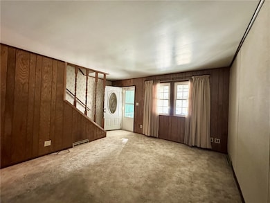 316 1/2 Emerson St, Vandergrift, PA 15690 - photo 5