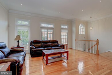 8031 Kidwell Hill Ct, Vienna, VA 22182 - photo 4