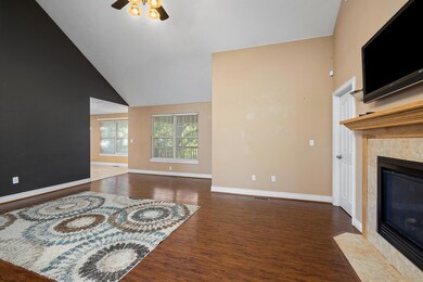 908 E Welch St, Nixa, MO 65714 - photo 4