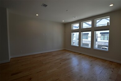 5326 Donovan Gardens Ln, Houston, TX 77091 - photo 3