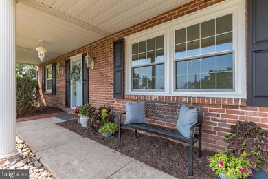 132 Forge Hill Ln, Phoenixville, PA 19460 - photo 2