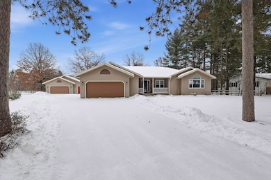 2050 Aspen Ln, Plover, WI 54467 - photo 2