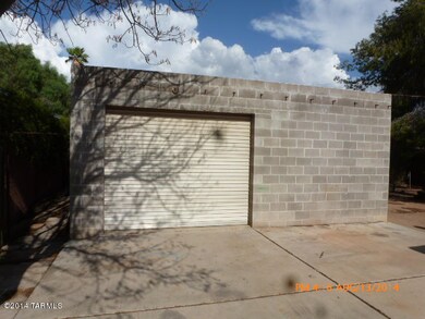 GARAGE / WORKSHOP