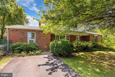 2212 Carol Ln, Norristown, PA 19401 - photo 2