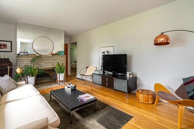 2208 Shrewsbury Rd-16