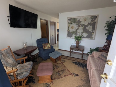 3404 Ridgewood Dr, Hutchinson, KS 67502 - photo 3