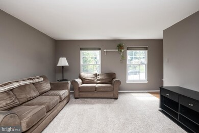 6131 Fairbourne Ct, Hanover, MD 21076 - photo 2