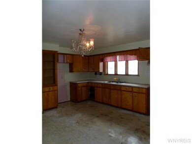 2308 Niagara St, Niagara Falls, NY 14303 - photo 2