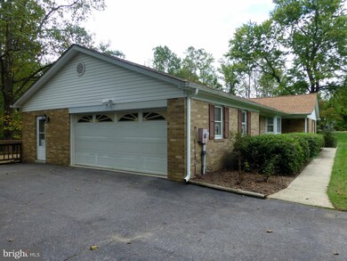 16401 Abbey Dr, Bowie, MD 20715 - photo 2