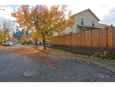 10455 N Barr Ave, Portland, OR 97203 - photo 6