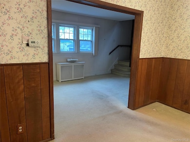 220-46 93rd Rd, Jamaica, NY 11428 - photo 4