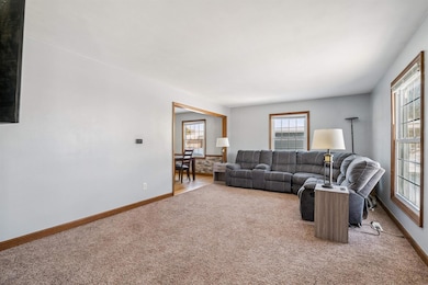 914 Lynda Rd, Waterloo, IA 50701 - photo 5