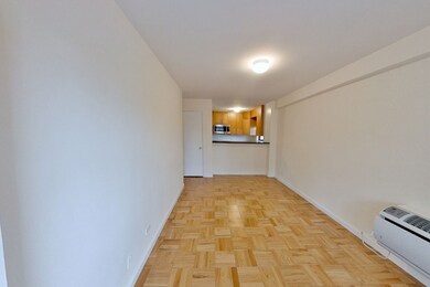 350 W 51st St unit 14C, New York, NY 10019 - photo 3