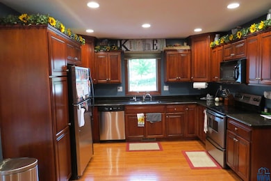 34 Prospect St SW, Le Mars, IA 51031 - photo 3