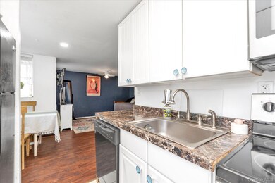 475 W Broadway unit G4, Long Beach, NY 11561 - photo 7