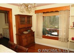 Dining w/view of covered porch