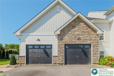 1026 Lisa Ln, Palmer Township, PA 18045 - photo 4