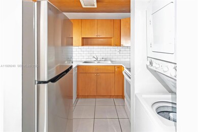 Samari Lake unit 2162, Hialeah, FL 33016 - photo 6