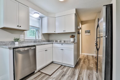 9 Cub Cir unit 13, Amherst, NH 03031 - photo 7