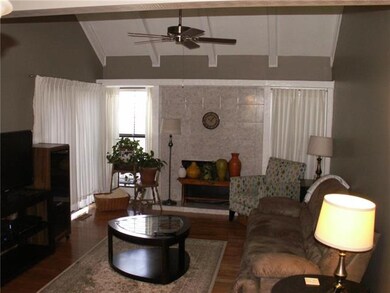 8214 Halsey St, Lenexa, KS 66215 - photo 5