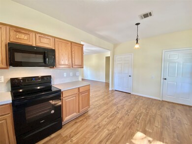 910 Tall Pines Dr, Magnolia, TX 77354 - photo 5