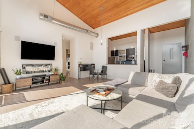 2116 Mcclintock Rd unit 233, Charlotte, NC 28205 - photo 3