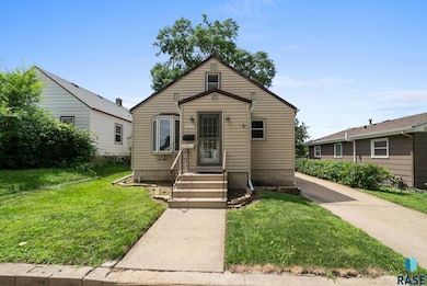 711 Hawthorne Ave S Ave, Sioux Falls, SD 57104 - photo 3
