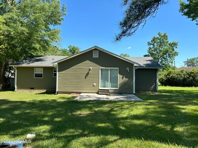 109 Gary Ct, Jacksonville, NC 28546 - photo 3