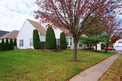 101 Freesia Ct, Holmdel, NJ 07733 - photo 4