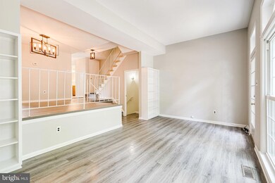 2539 Windbreak Dr, Alexandria, VA 22306 - photo 7