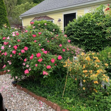 30 Bangs St unit UF, Provincetown, MA 02657 - photo 3