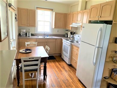 61 Ocean Ave unit A, Oak Bluffs, MA 02557 - photo 5