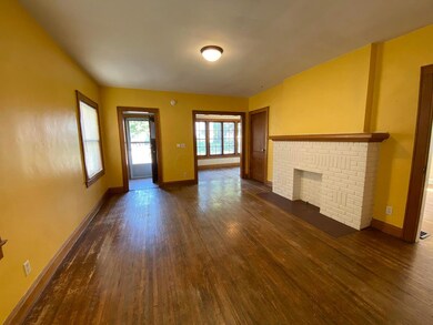 03-Livingroom-191