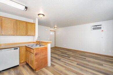 Living & Kitchen