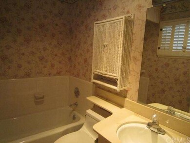 Master Bathroom with Tub, Newer Toilet and Faucet