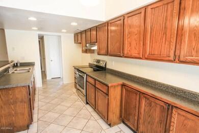 3138 W Laurie LN-7