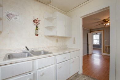 Holt_806WBrower-3