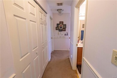 6882 Hunt Dr, Macungie, PA 18062 - photo 4