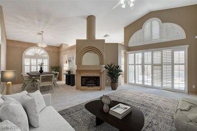 VIRTUALLY STAGED
LIVING ROOM