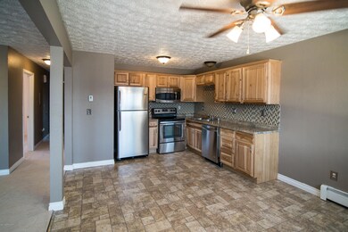 Kitchen & dining area