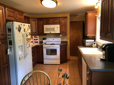 6 Young St, North Woodstock, NH 03262 - photo 2