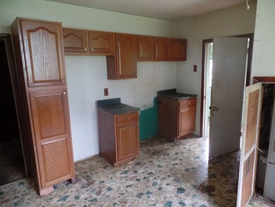 39 F St SW, Linton, IN 47441 - photo 6