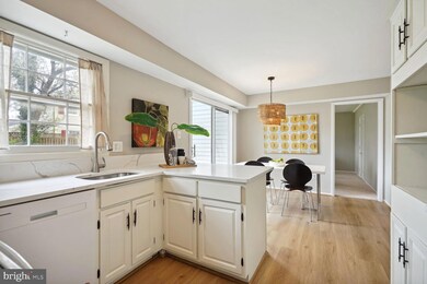 4423 Midstone Ln, Fairfax, VA 22033 - photo 7