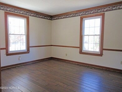 109 Cardiff Ct, Jacksonville, NC 28546 - photo 4