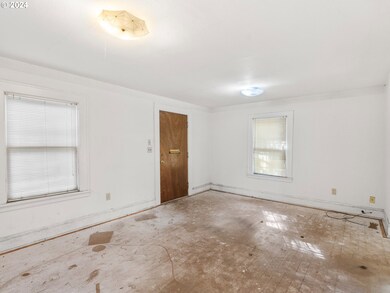 10015 N MacRum Ave, Portland, OR 97203 - photo 3