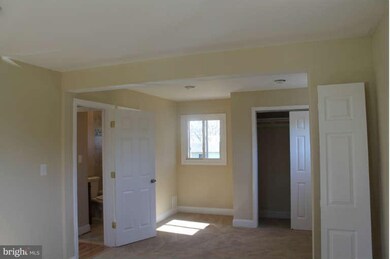 123 W Mill Ave, Capitol Heights, MD 20743 - photo 5