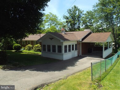 9 Locust St, Tamaqua, PA 18252 - photo 2