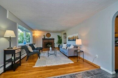 10 Locust St, Burlington, MA 01803 - photo 4