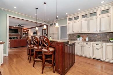 29-web-or-mls-4136 KNOLLCREST CIR N. (c)--